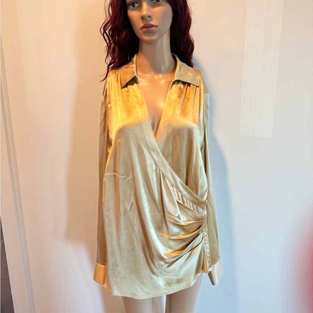 Pretty gold Cache satin top with zipper